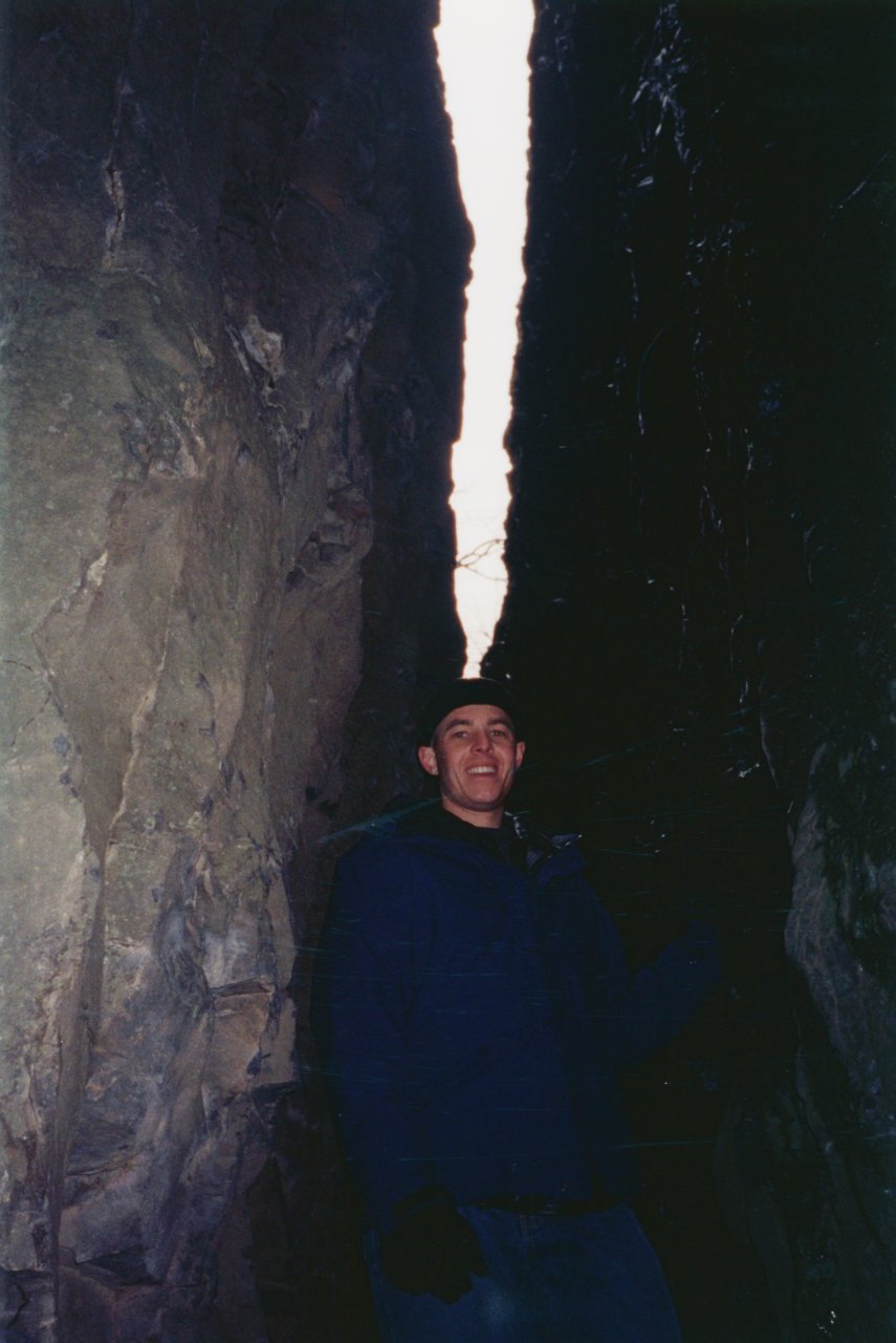 Adrian Jen Dave climb rock chimney nr Columbia River Gorge 2002